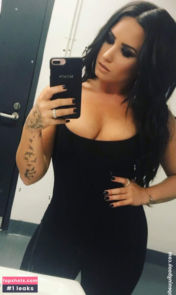 Demi Lovato gallery photo #1529