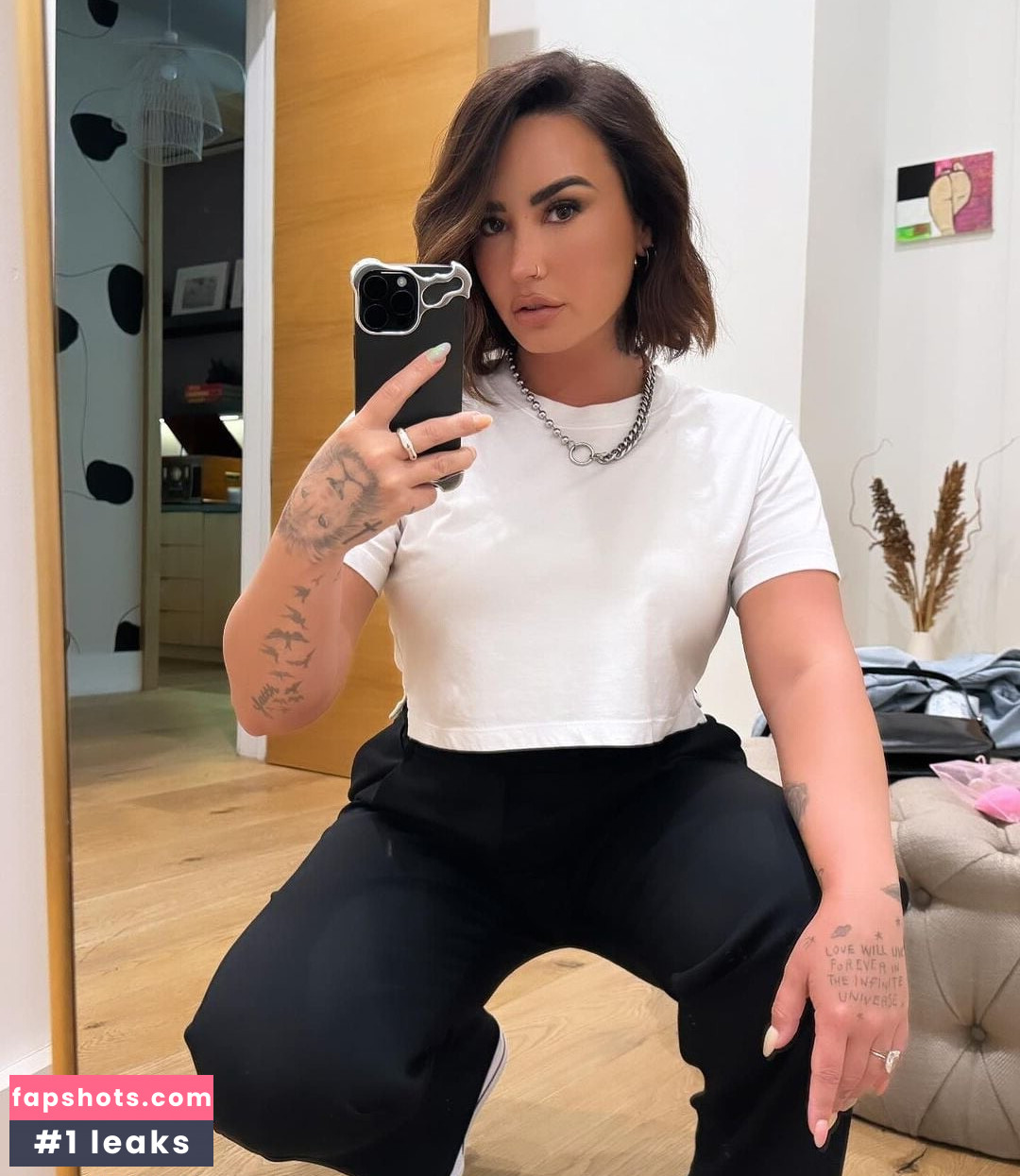 Demi Lovato gallery photo #155