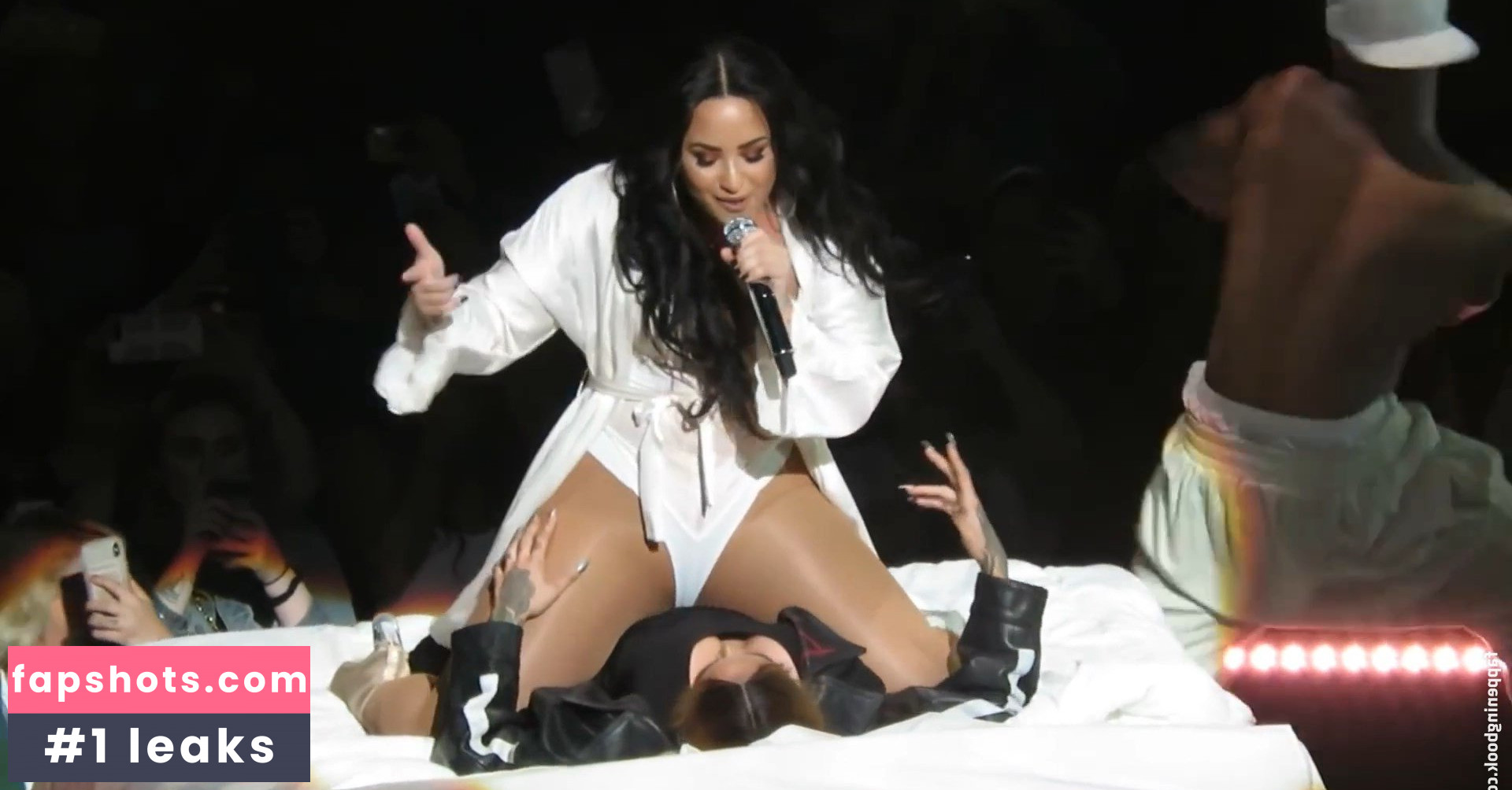 Demi Lovato gallery photo #1544