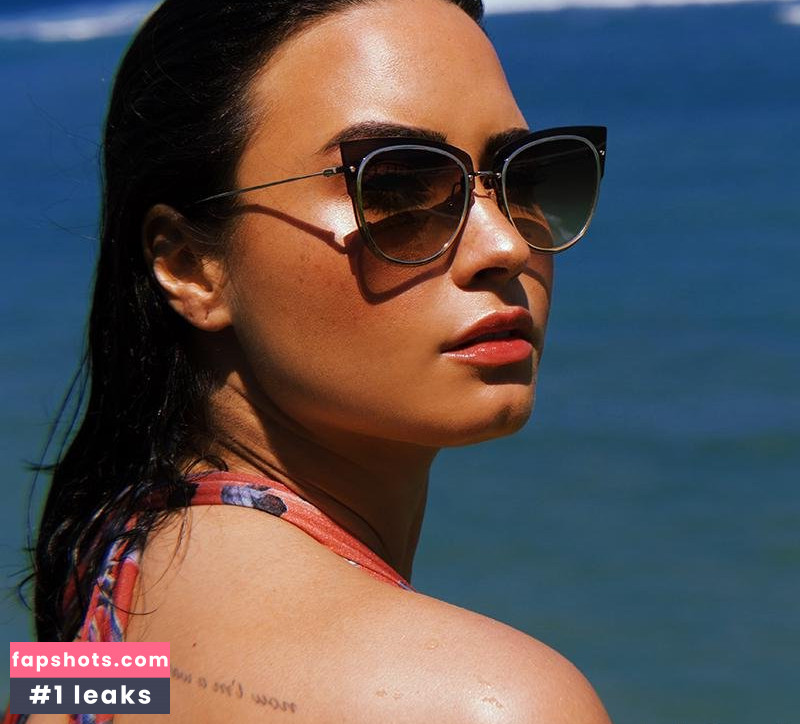 Demi Lovato gallery photo #1556