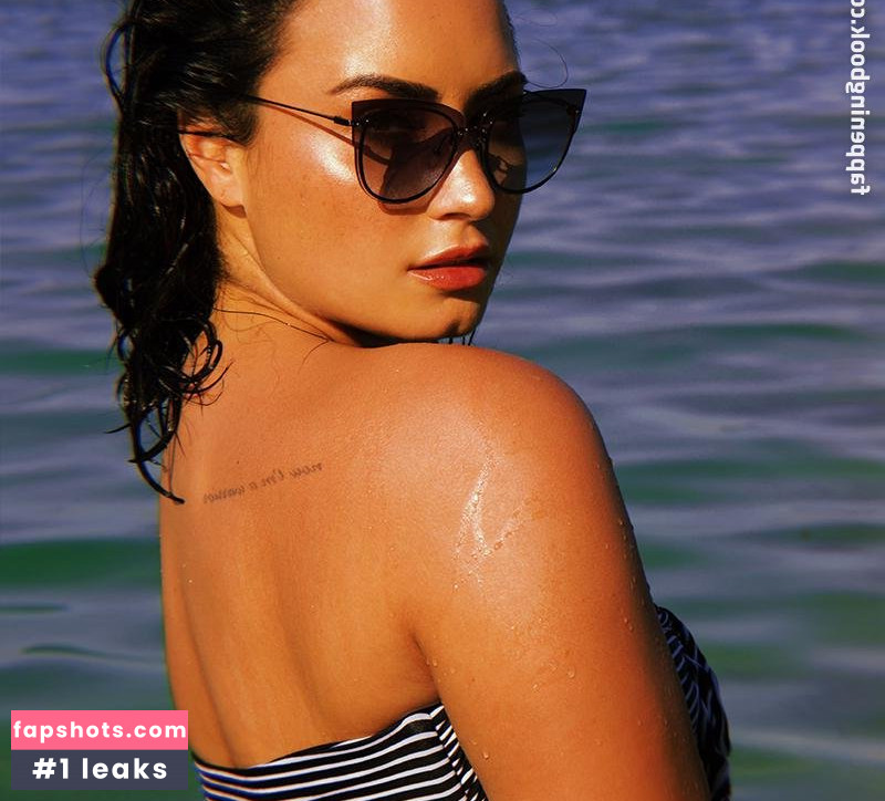 Demi Lovato gallery photo #1561