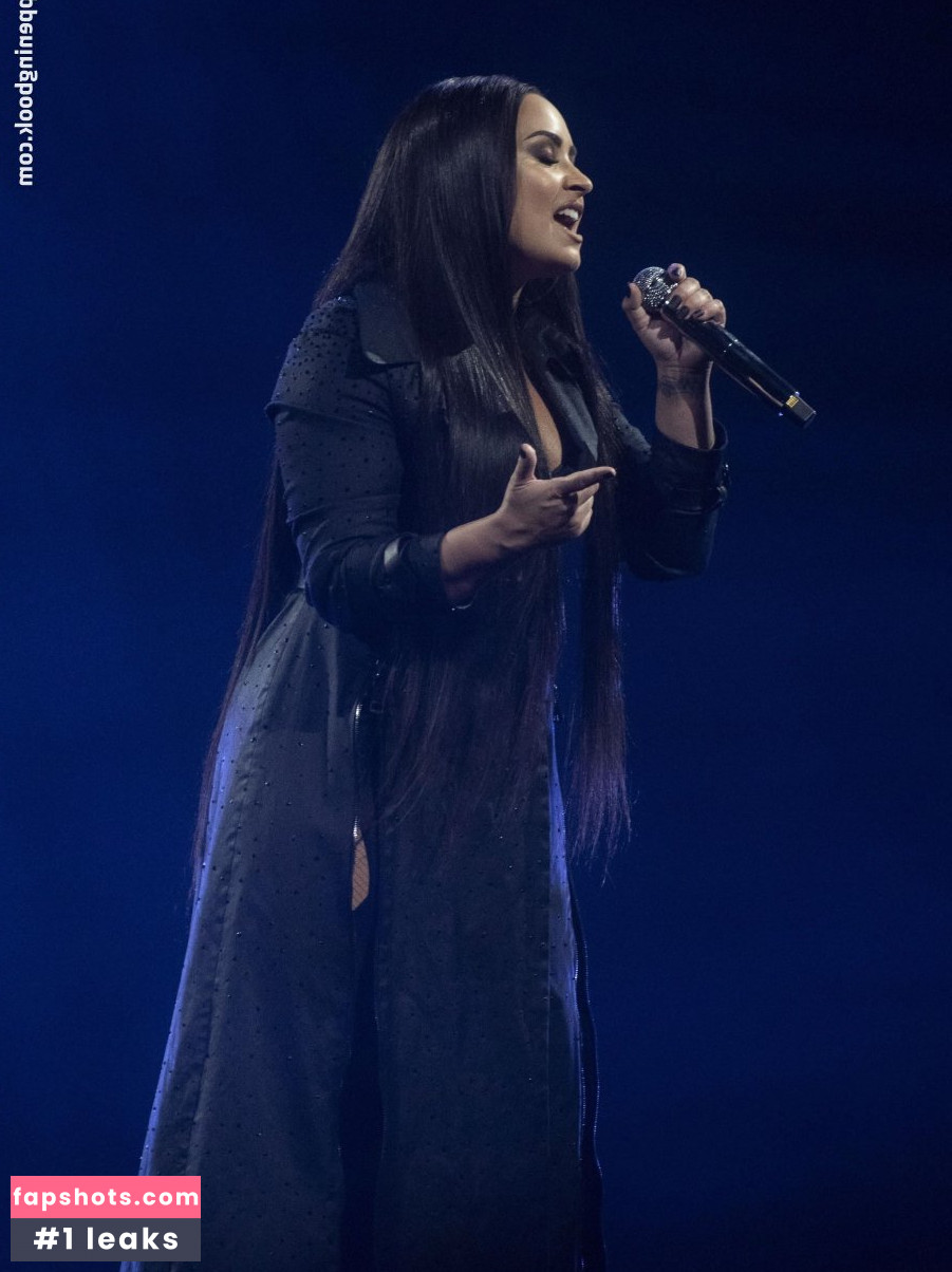 Demi Lovato gallery photo #1576