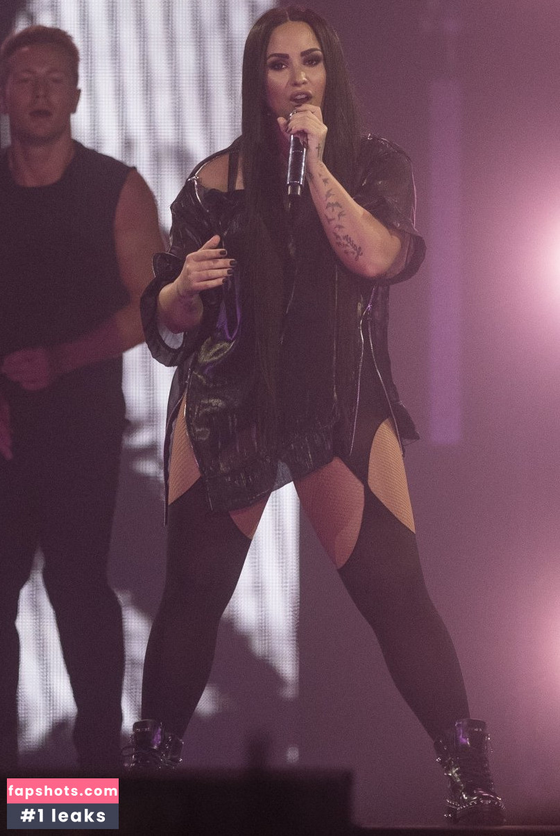 Demi Lovato gallery photo #1604