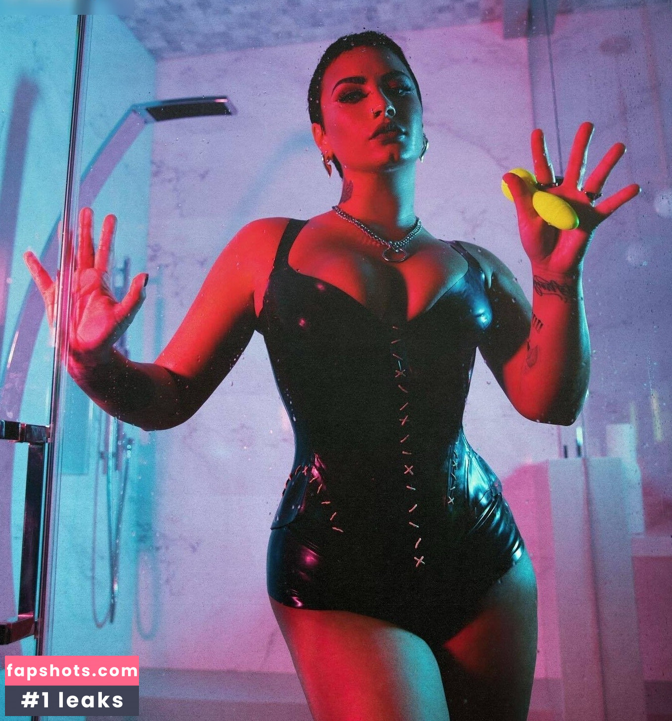 Demi Lovato gallery photo #183