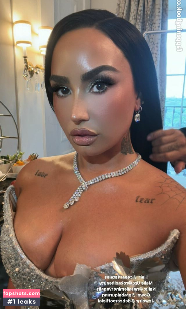 Demi Lovato gallery photo #198
