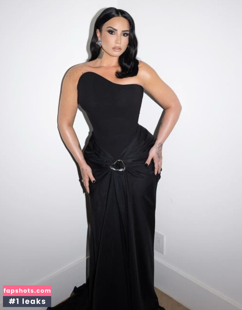 Demi Lovato gallery photo #230