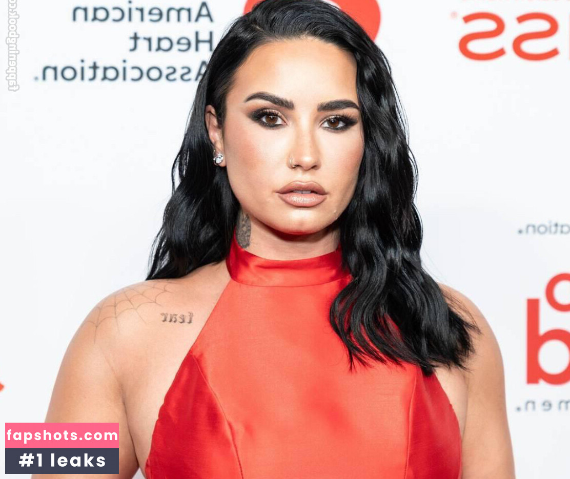 Demi Lovato gallery photo #238