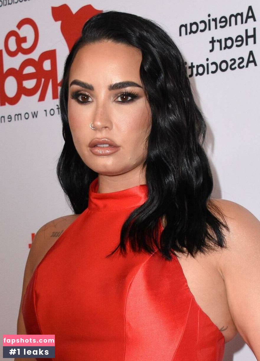 Demi Lovato gallery photo #239
