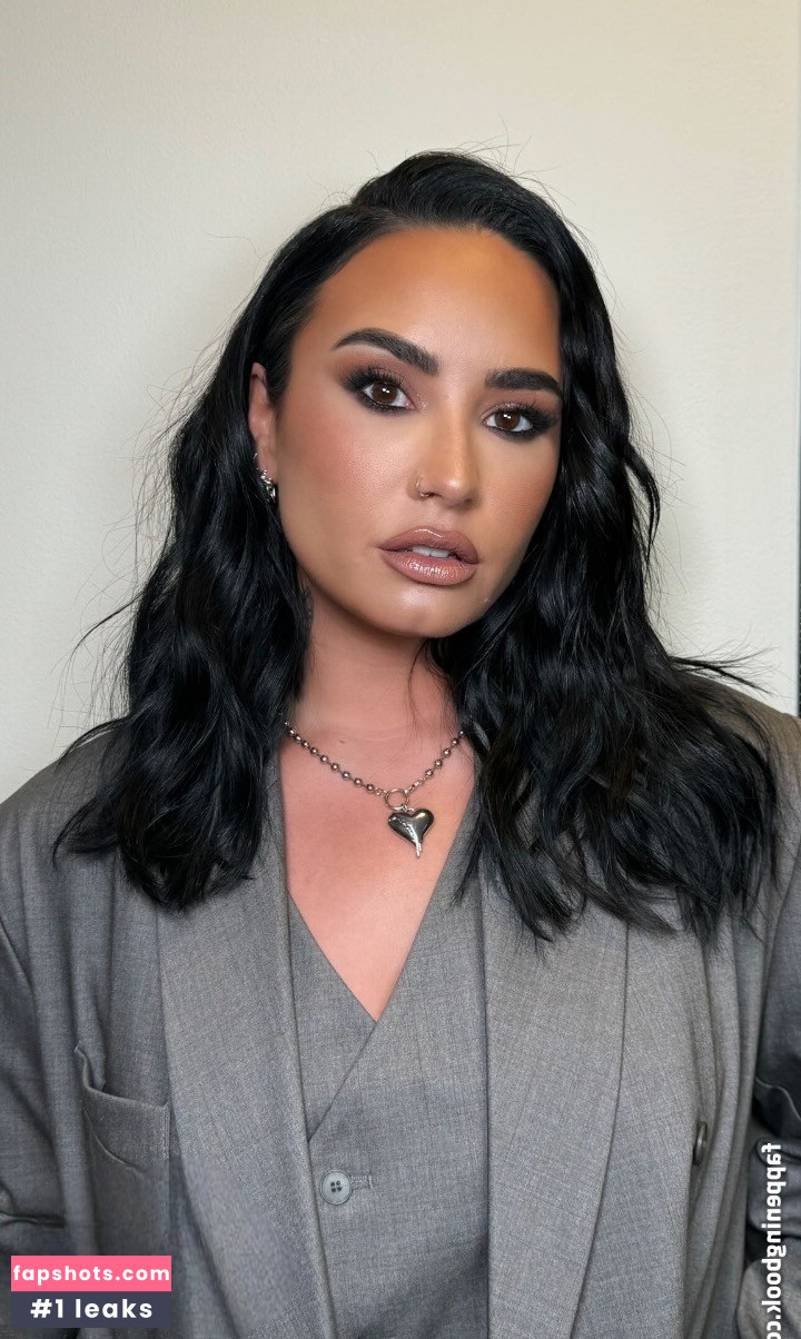 Demi Lovato gallery photo #244