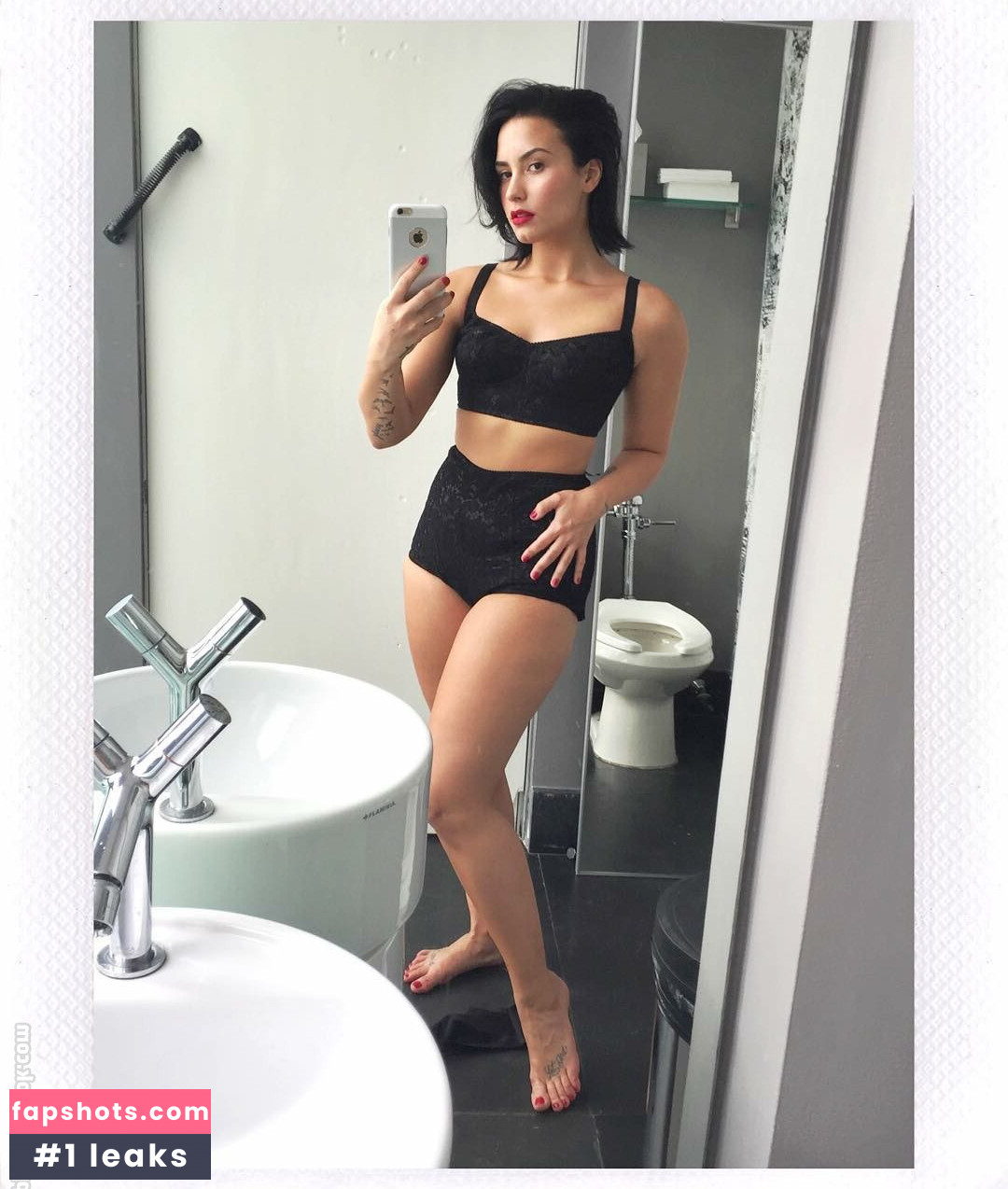 Demi Lovato gallery photo #257