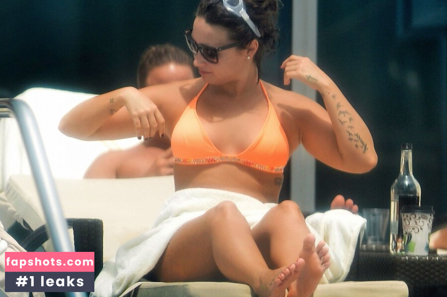 Demi Lovato gallery photo #297