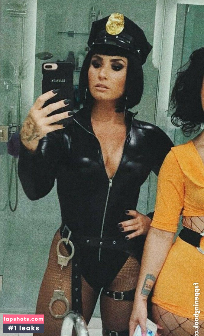 Demi Lovato gallery photo #312