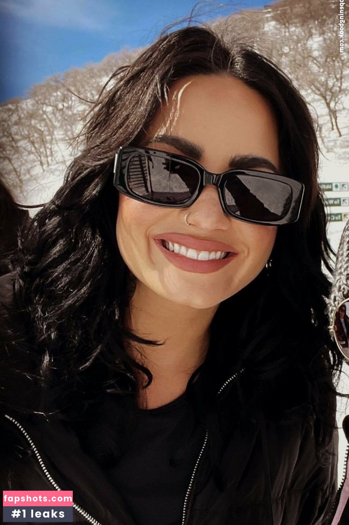 Demi Lovato gallery photo #314