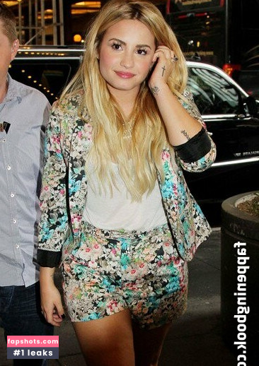 Demi Lovato gallery photo #316