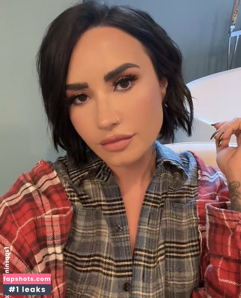 Demi Lovato gallery photo #317