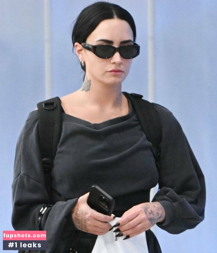 Demi Lovato gallery photo #320