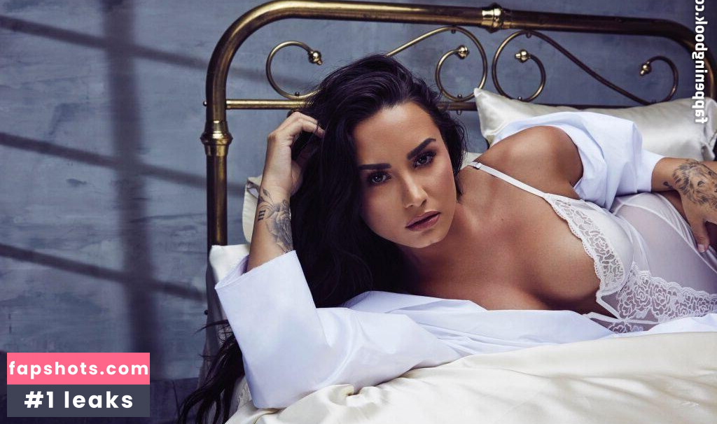 Demi Lovato gallery photo #330