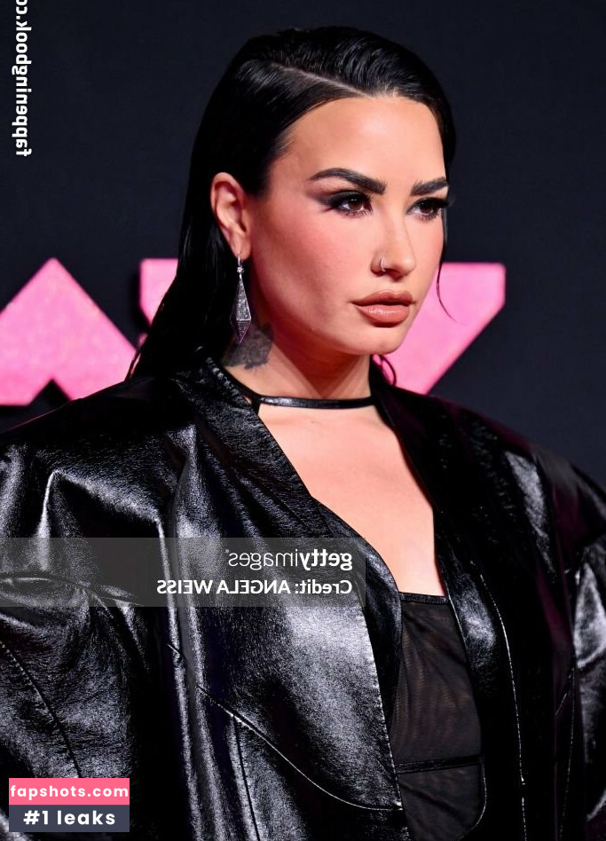 Demi Lovato gallery photo #357