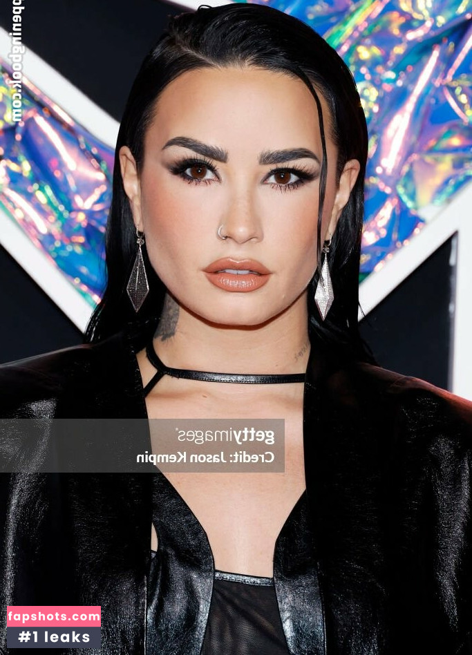 Demi Lovato gallery photo #359