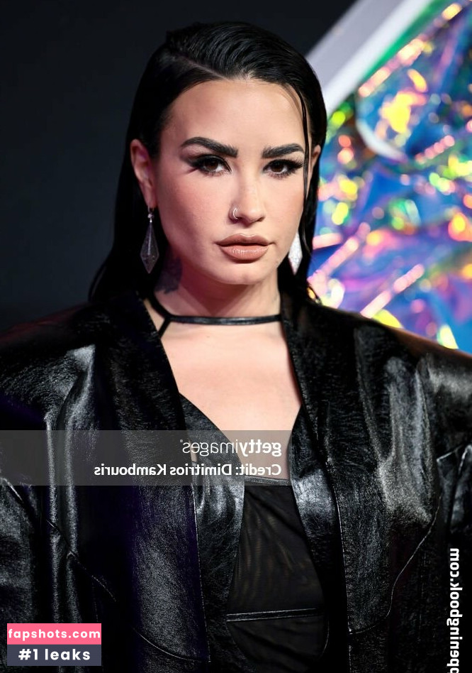 Demi Lovato gallery photo #363