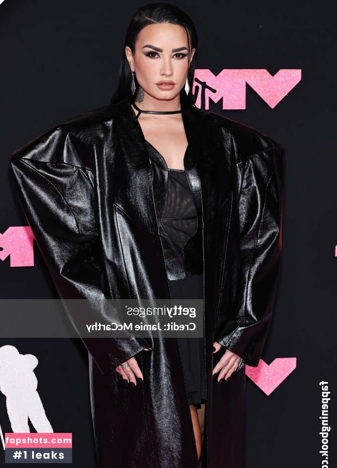 Demi Lovato gallery photo #364