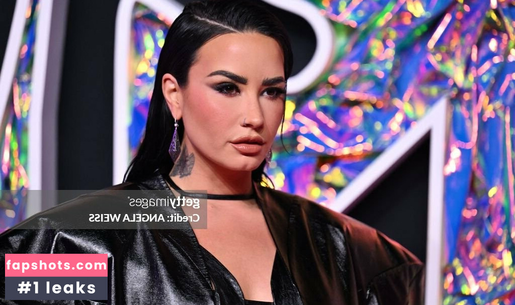 Demi Lovato gallery photo #365