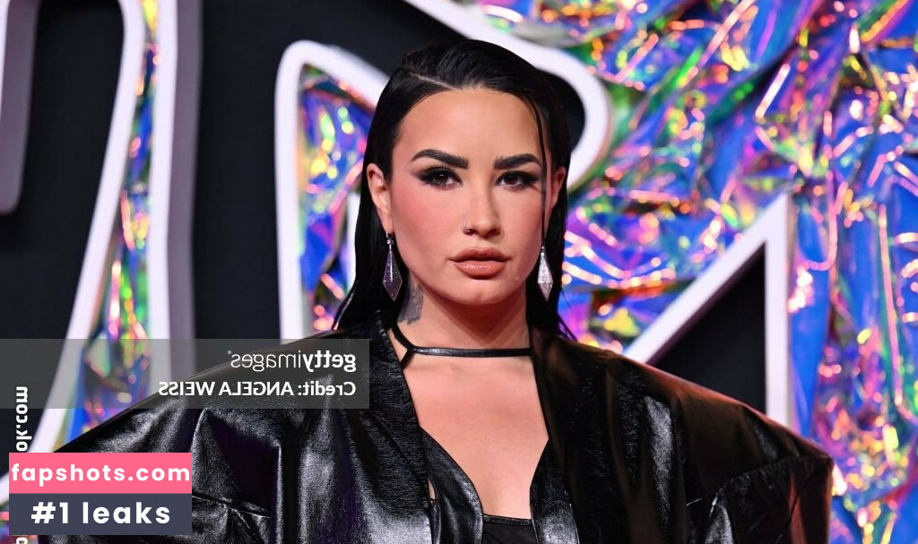 Demi Lovato gallery photo #366