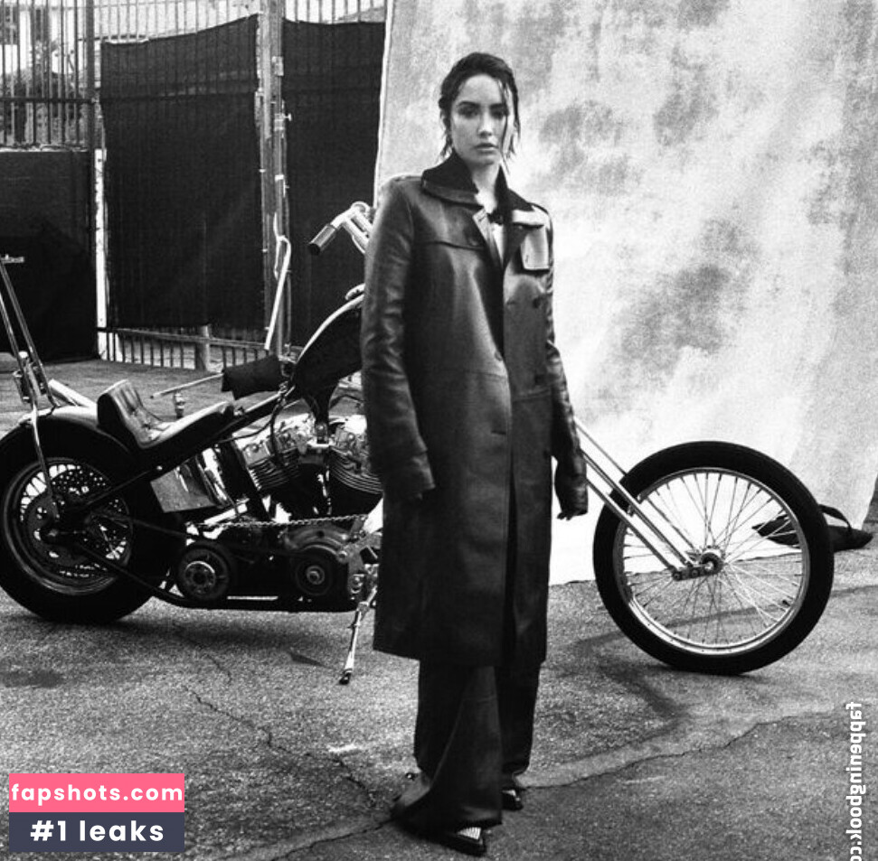 Demi Lovato gallery photo #392