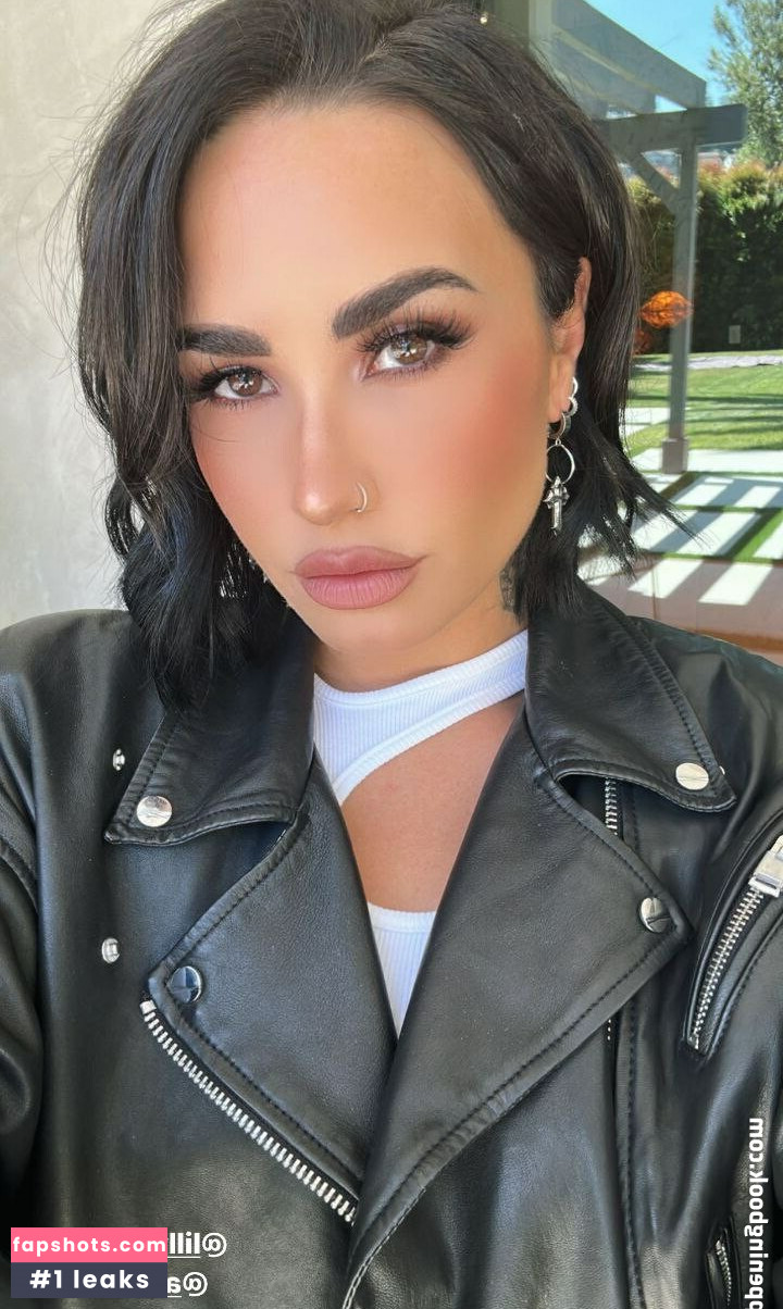 Demi Lovato gallery photo #416
