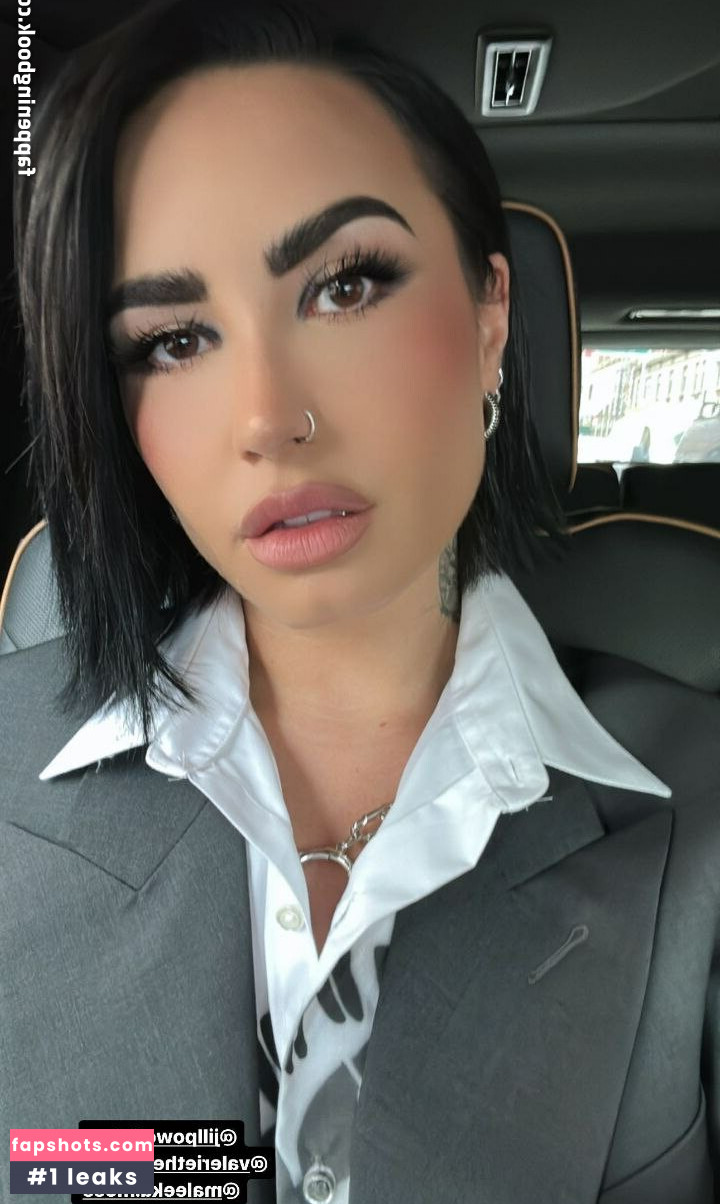 Demi Lovato gallery photo #428