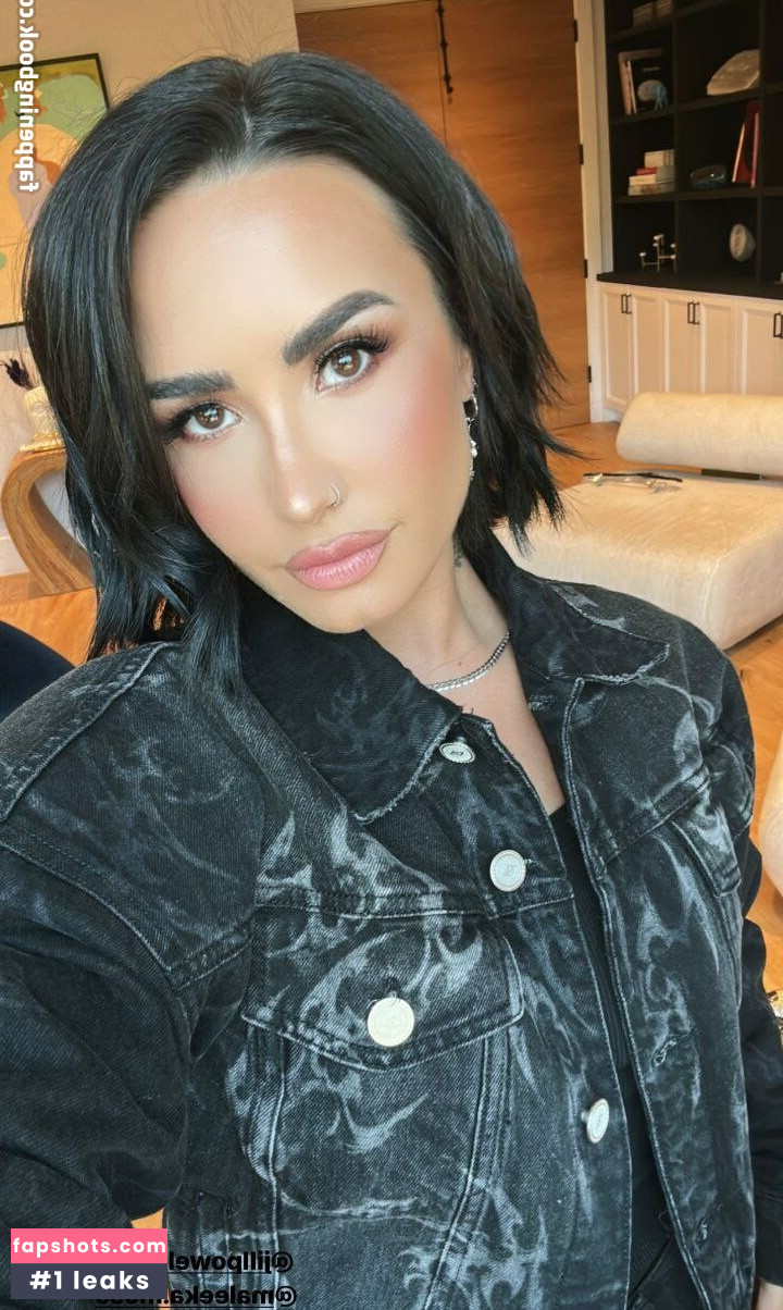 Demi Lovato gallery photo #433