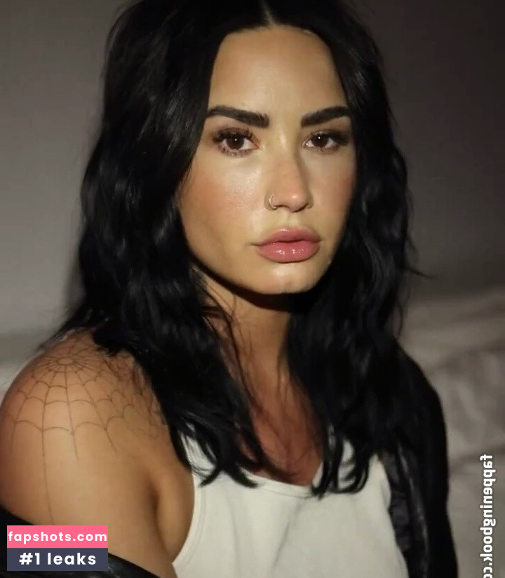 Demi Lovato gallery photo #474