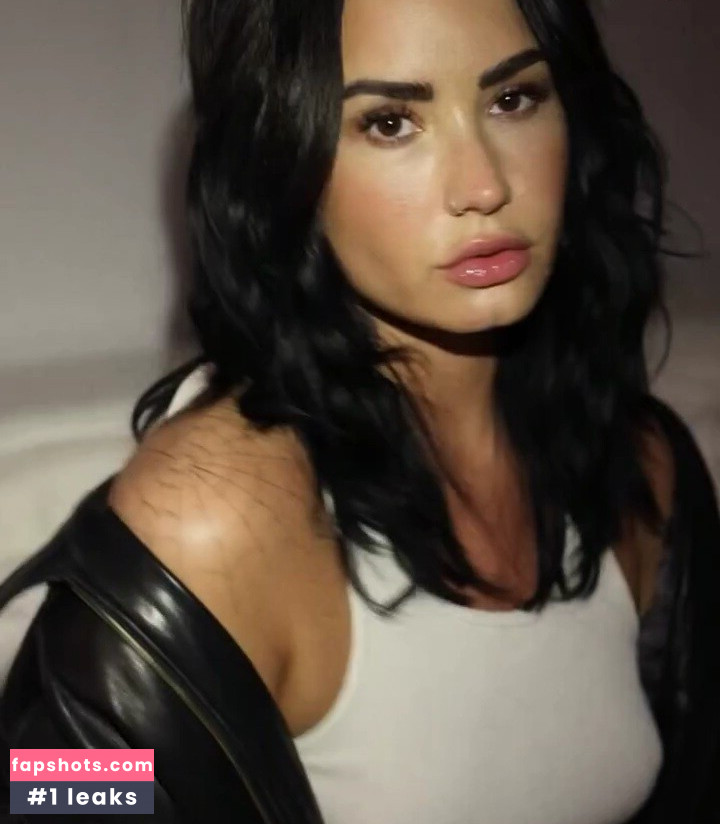 Demi Lovato gallery photo #476