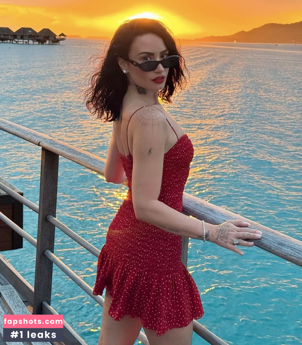 Demi Lovato gallery photo #50