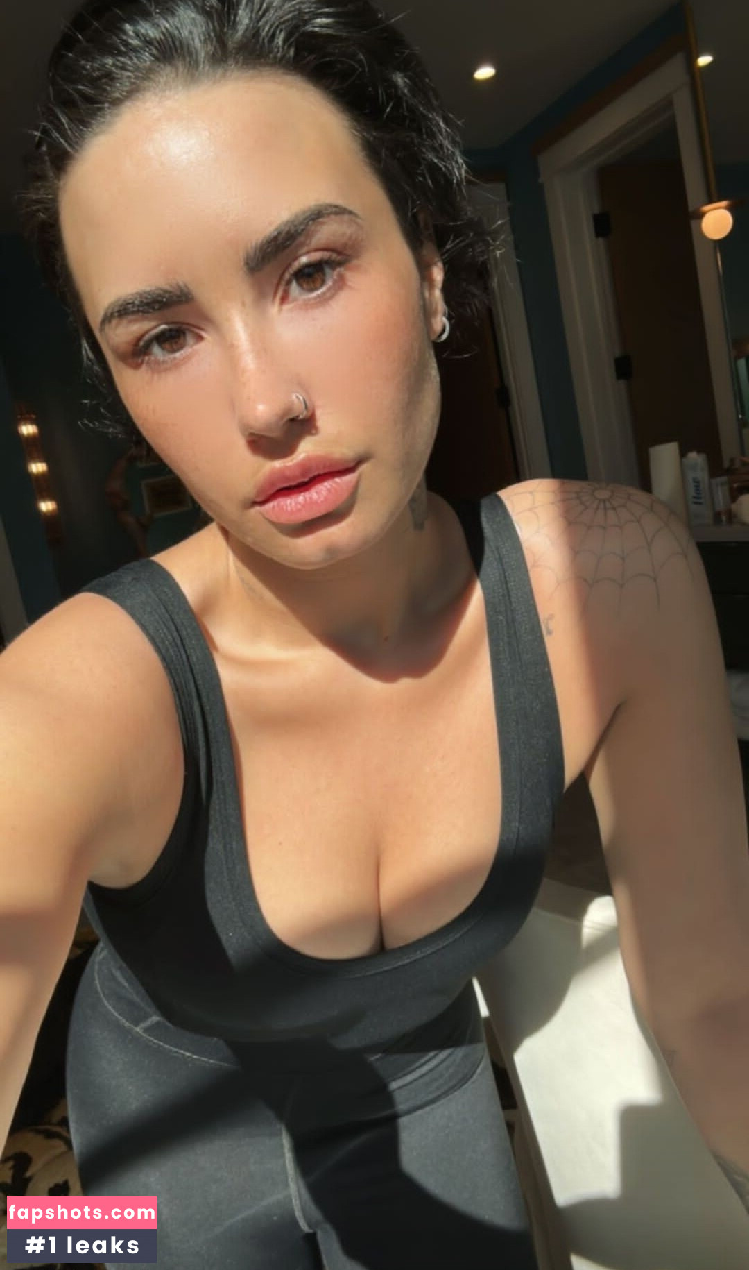 Demi Lovato gallery photo #512