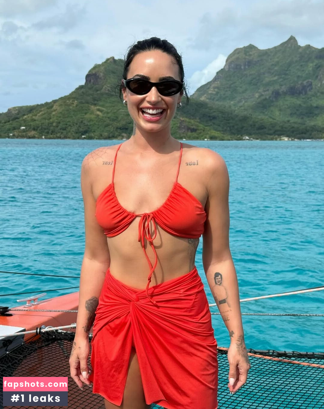 Demi Lovato gallery photo #53