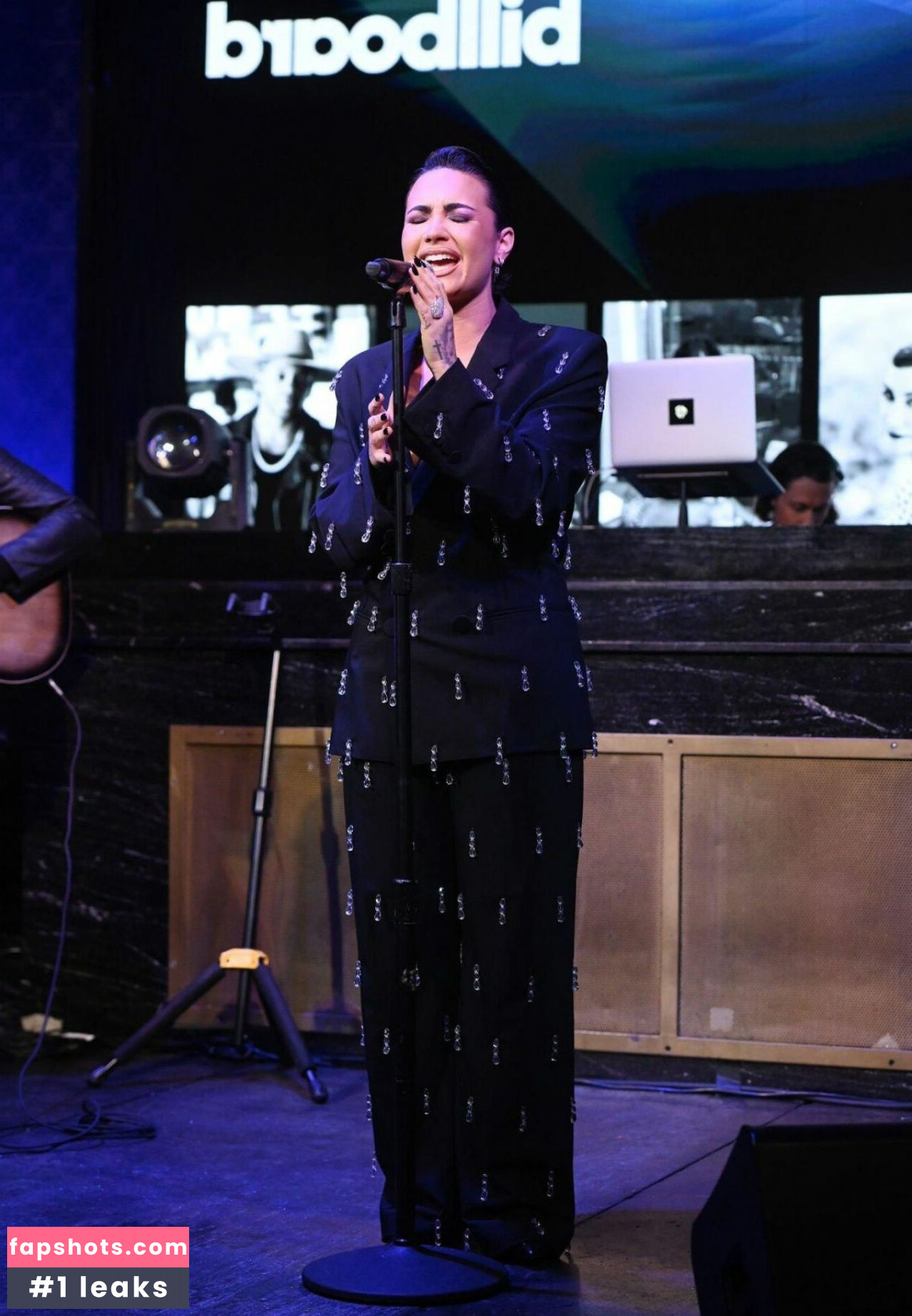 Demi Lovato gallery photo #533