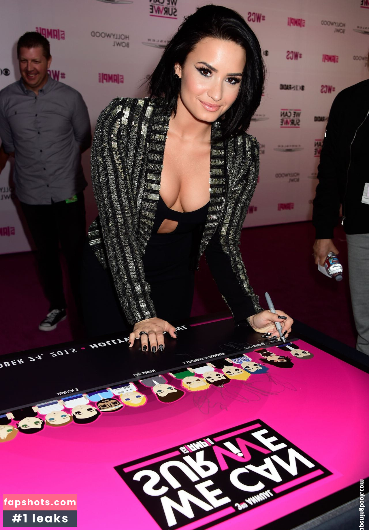 Demi Lovato gallery photo #537