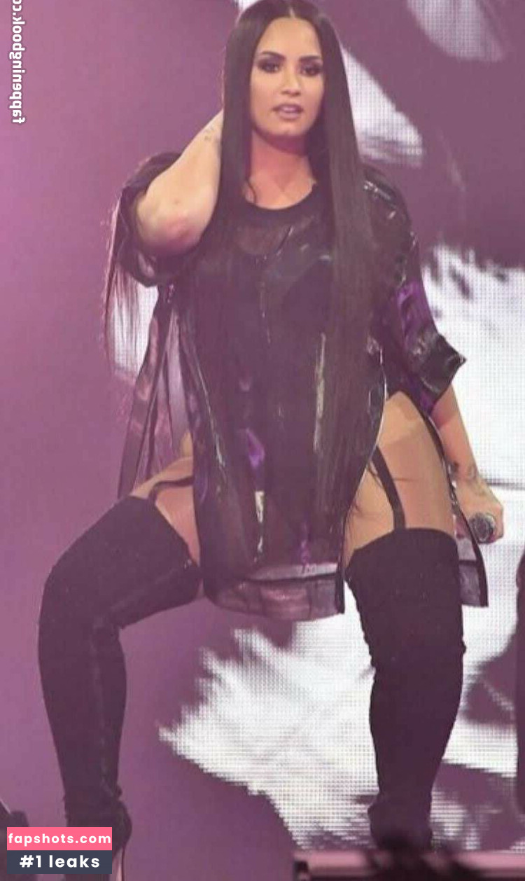 Demi Lovato gallery photo #540