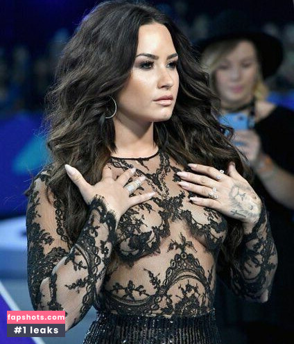 Demi Lovato gallery photo #586