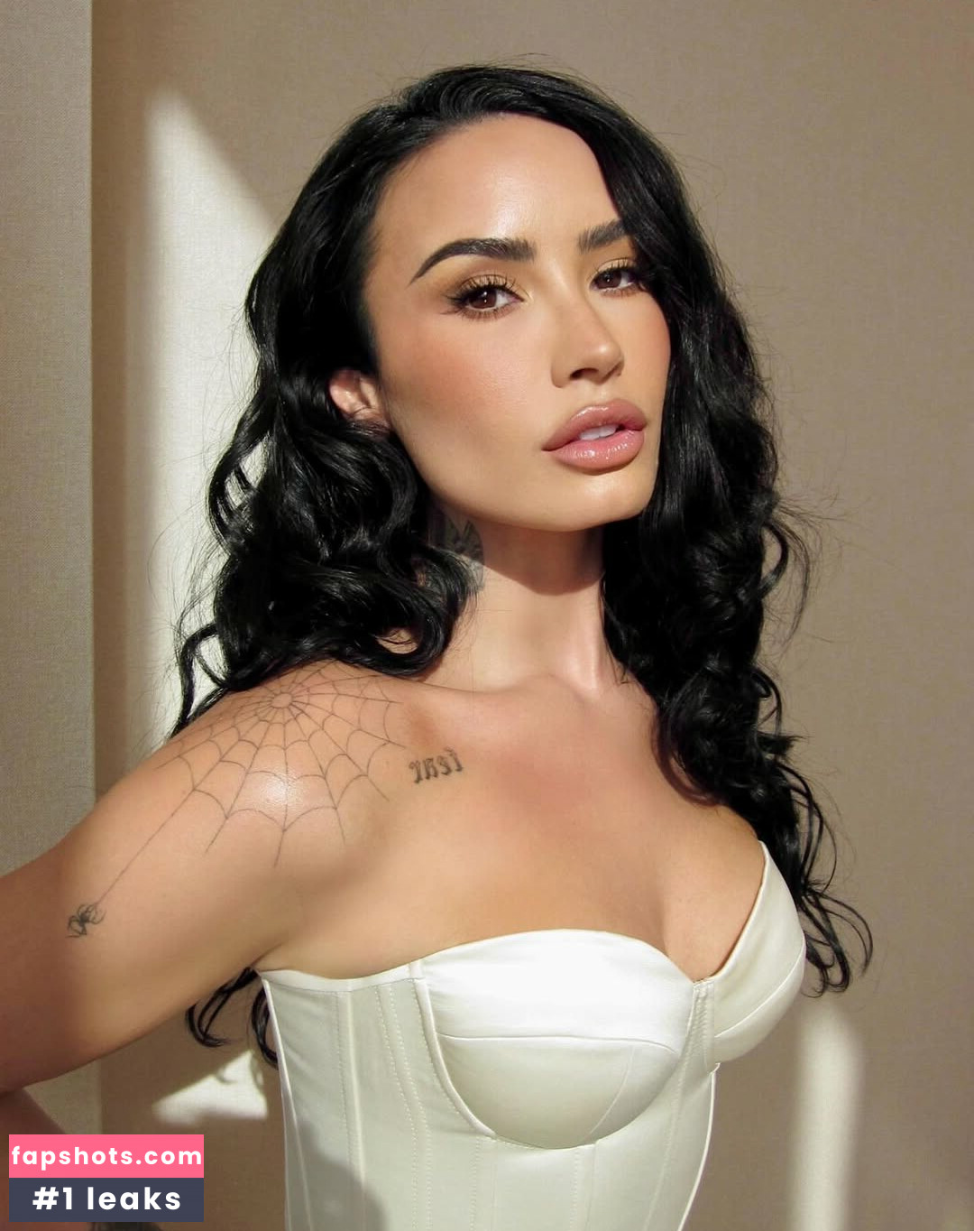 Demi Lovato gallery photo #60