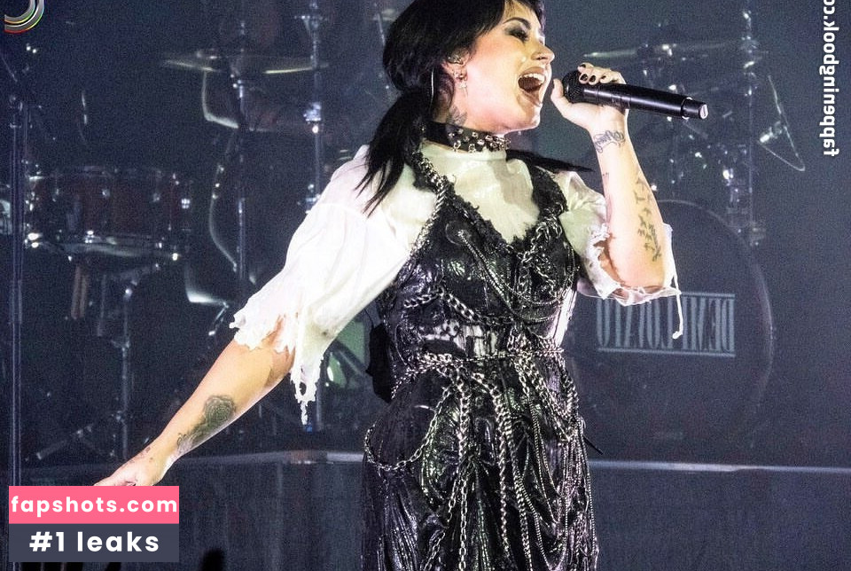 Demi Lovato gallery photo #594