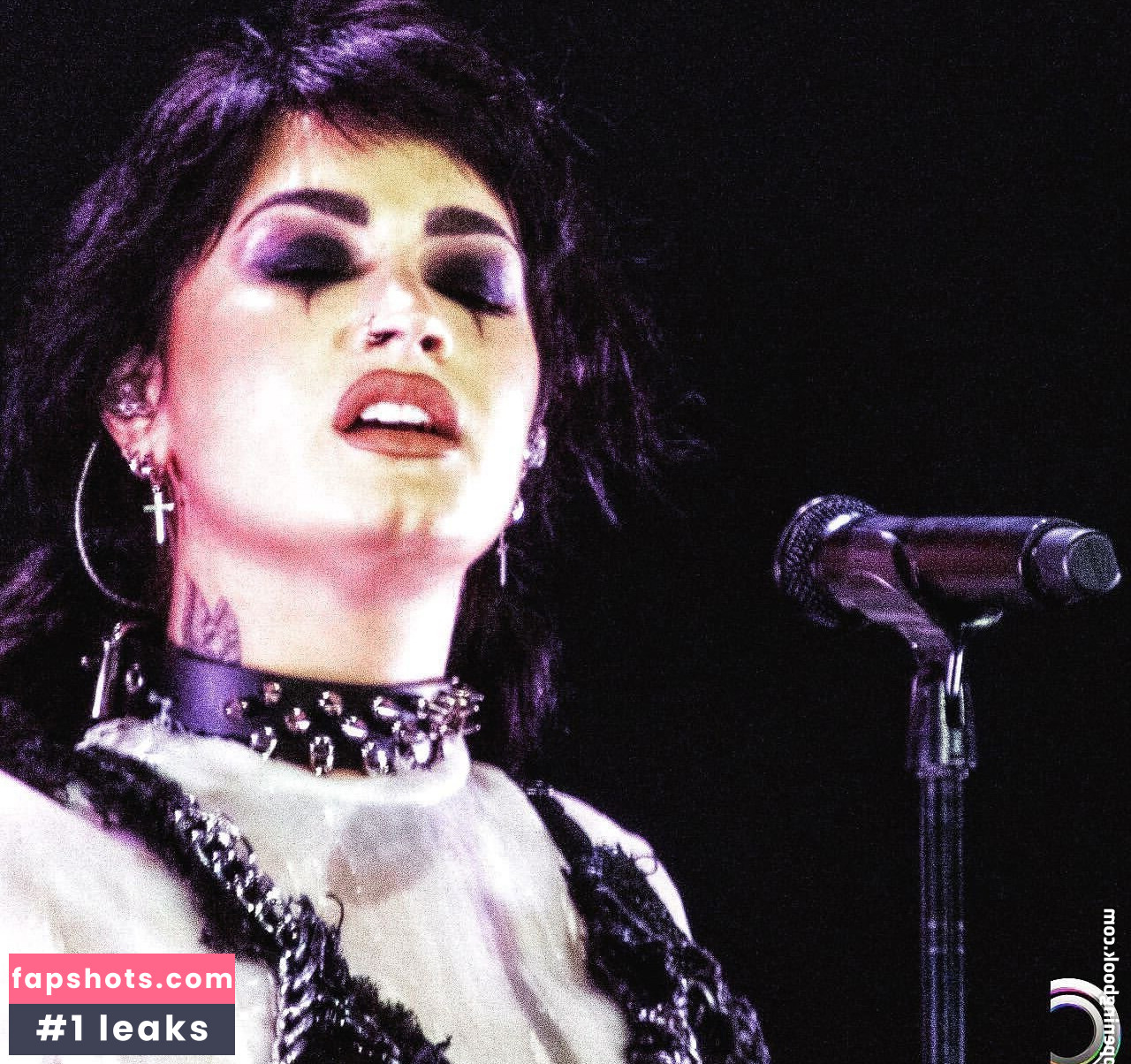 Demi Lovato gallery photo #608