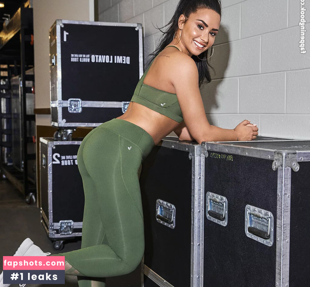 Demi Lovato gallery photo #623