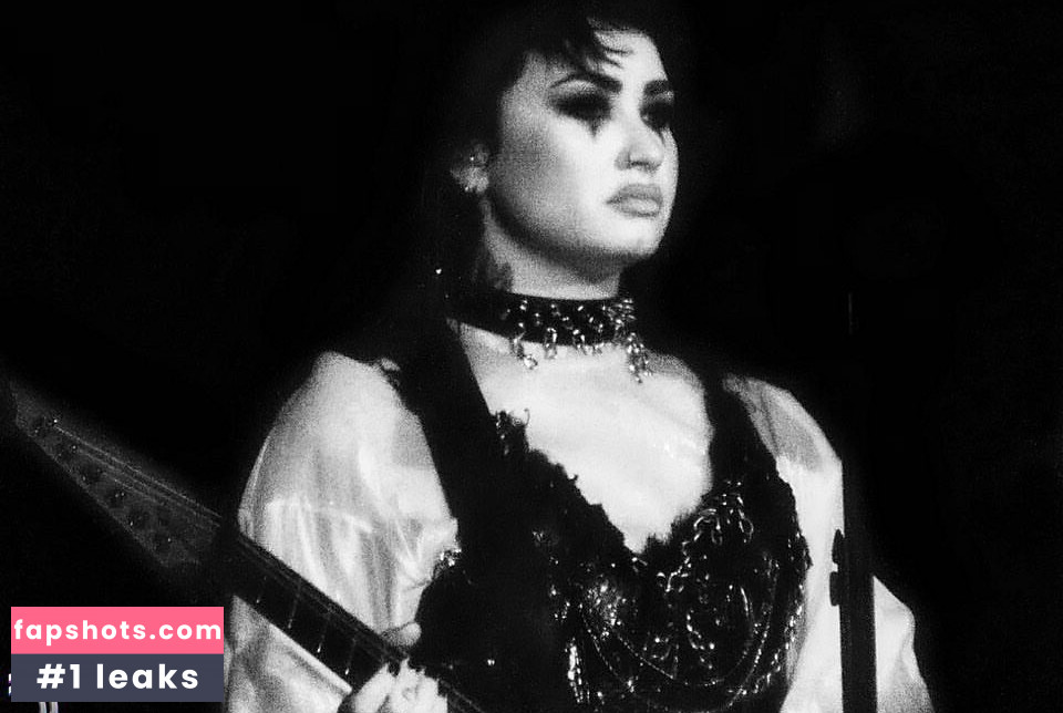 Demi Lovato gallery photo #625