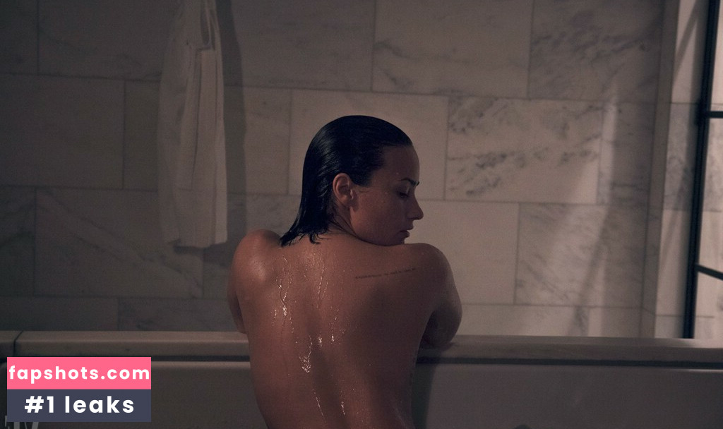 Demi Lovato gallery photo #635