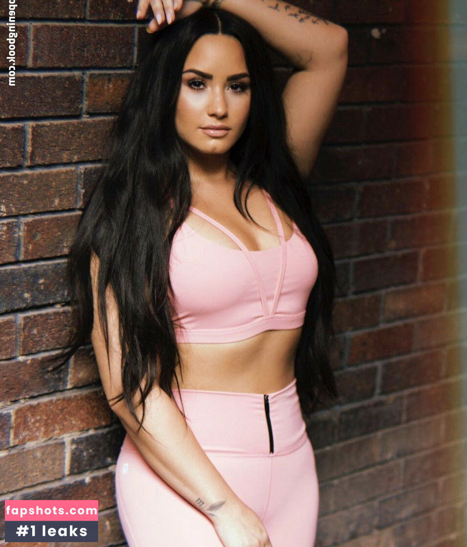 Demi Lovato gallery photo #664