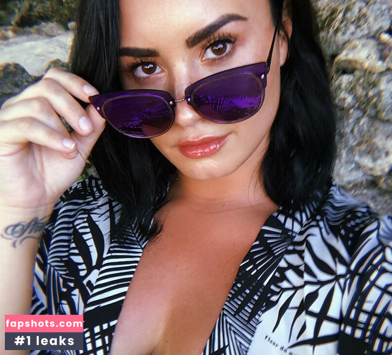 Demi Lovato gallery photo #672