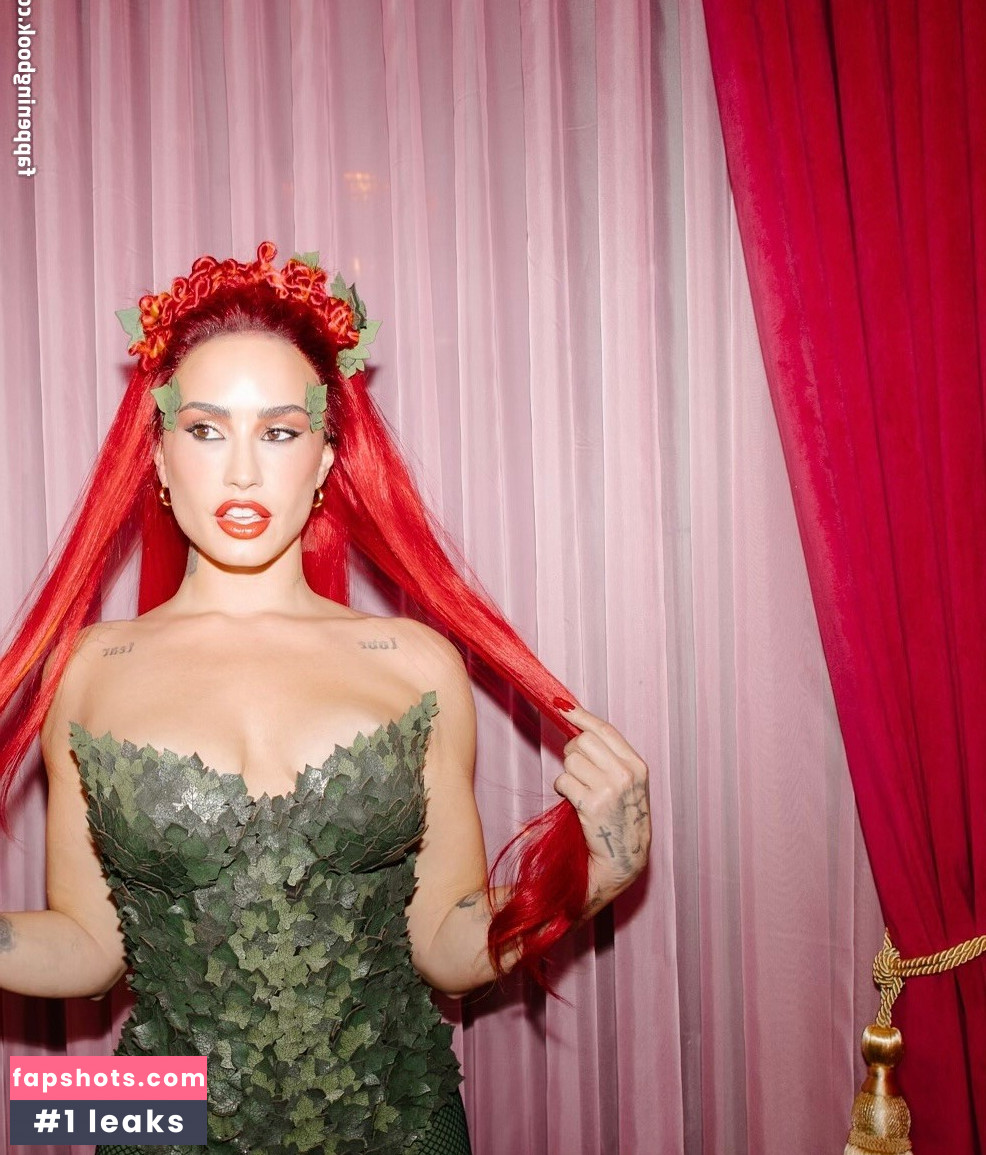 Demi Lovato gallery photo #8