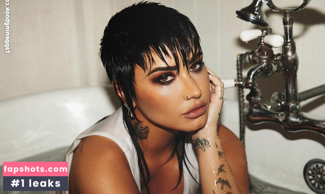 Demi Lovato gallery photo #713